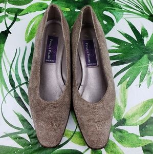 212 Phyllis Poland brown cream slip-ons 8B
